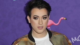 Maybelline jmenuje hvězdu YouTube Mannyho Gutierreze prvním mužským ambasadorem značky