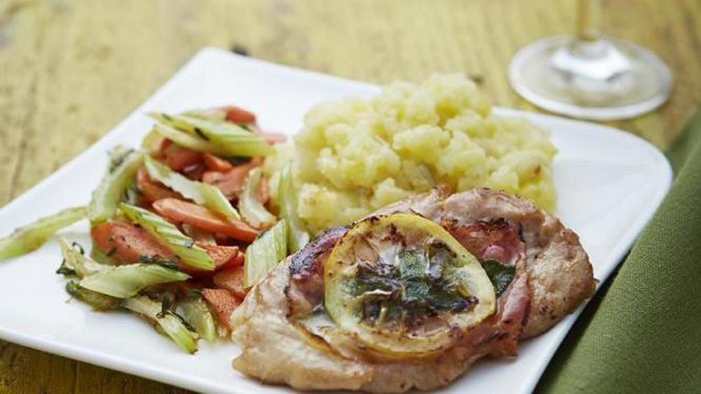 Krůtí steak na šalvěji s parmskou šunkou