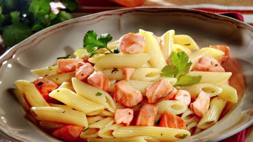 Citronovo-pomerančové penne s lososem