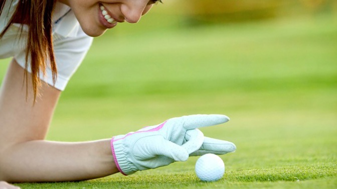 Pobavte se a pomozte: Golf pro kočky
