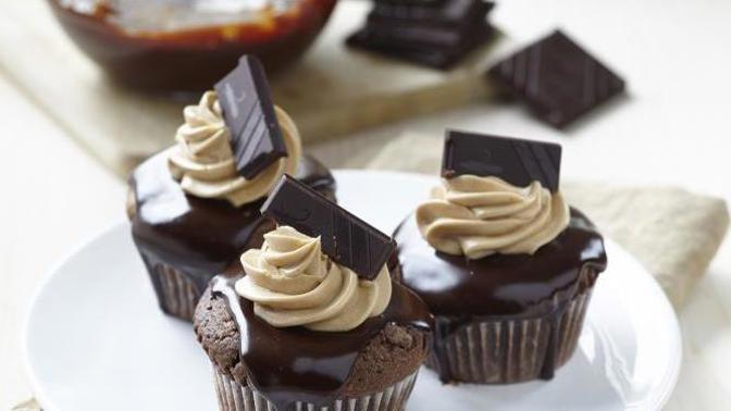 Čokoládové cupcaky s karamelovým krémem