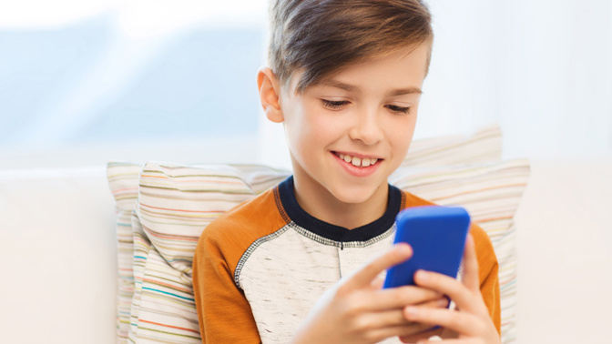8 znamení, že je vaše dítě závislé na internetu