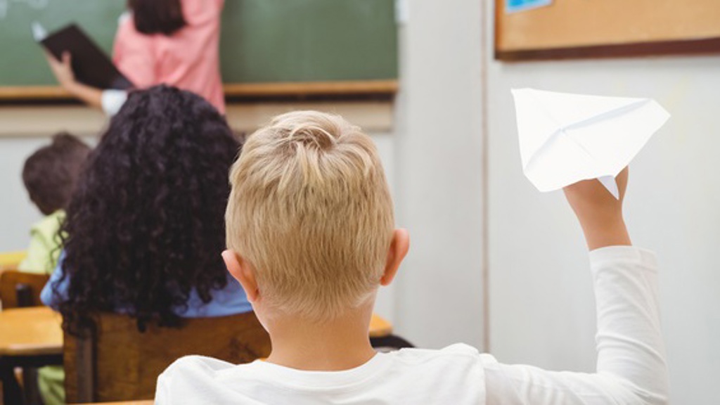 Zlobivé děti, arogantní rodiče, učitelé bez práce – tak vypadá výchova dětí v Čechách. Kdo za to může? Zlobivé děti, arogantní rodiče, učitelé bez práce – tak vypadá výchova dětí v Čechách. Kdo za to může?