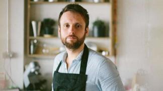Fénování ničí vlasy nejvíc, říká vlasový odborník