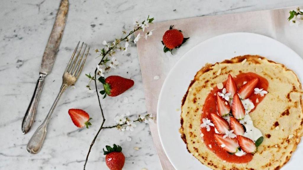 Recept: Bezlepkové palačinky s jahodami