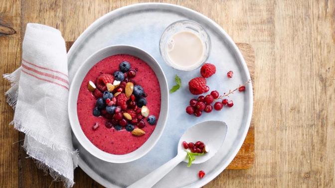 Recept: Smoothie miska s červeným ovocem
