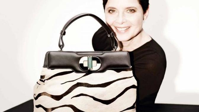 Isabella Rossellini pro Bulgari: dáma s kabelkou