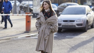 26 způsobů jak nosit trenčkot podle street stylu