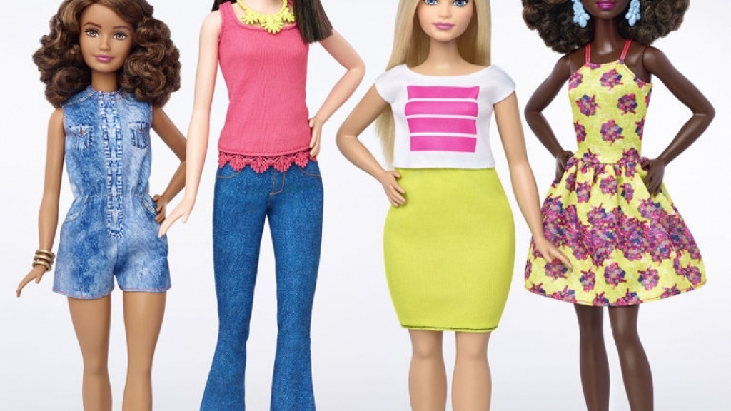 Vysoké, mrňavé, s plnými tvary: Podívejte se na nejnovější verze panenek Barbie