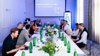 Na MFF Karlovy Vary jen s platební kartou? Společnost Visa pomůže s programem Česko platí kartou