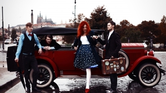 Žofie Dařbujánová: O módě s femme fatale českého elektroswingu Žofie Dařbujánová: O módě s femme fatale českého elektroswingu