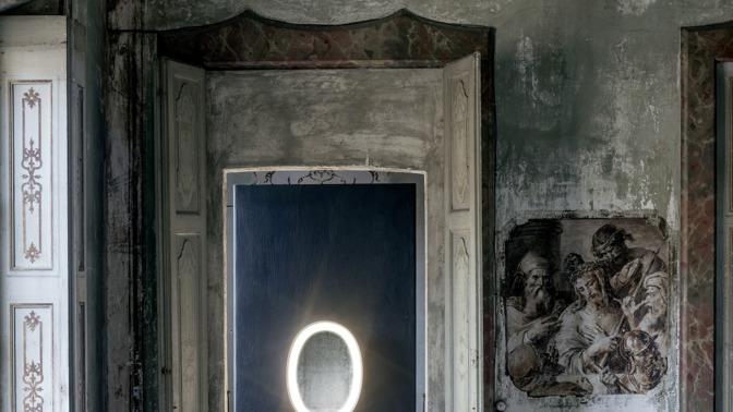 Nizozemský designér Marcel Wanders se snaží designu a uměleckému světu navrátit dotek lidskosti