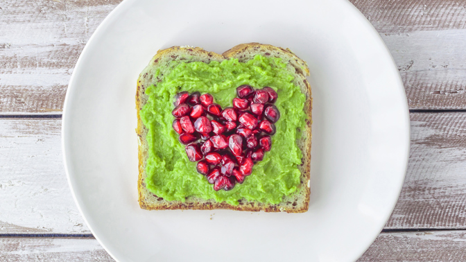10 avokádových toastů, které je až škoda sníst 10 avokádových toastů, které je až škoda sníst