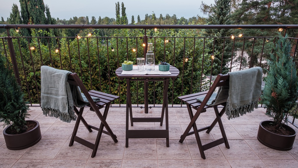 Renovace terasy po zimě
