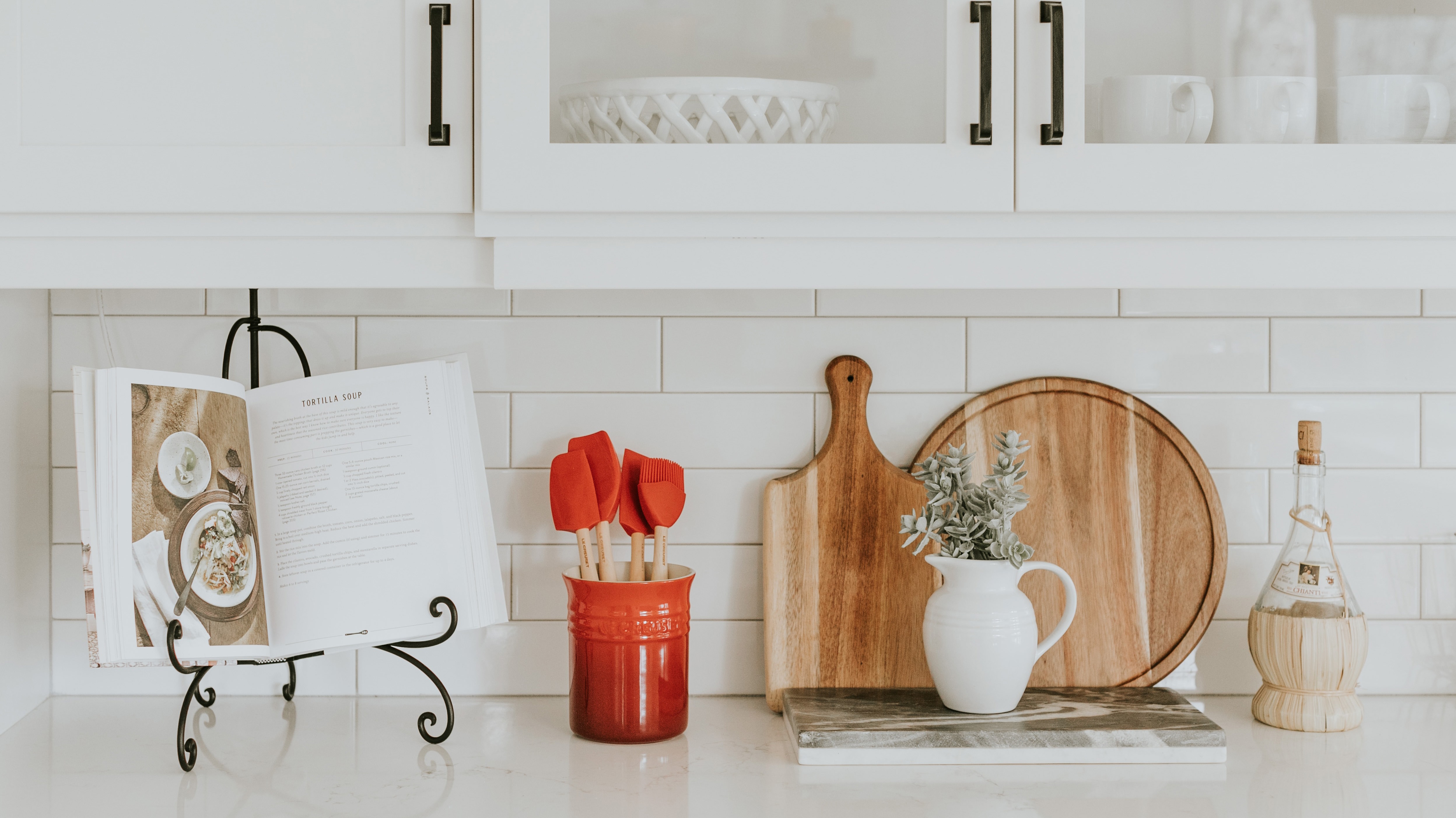 Každý předmět, každá barva i materiál nás podvědomě ovlivňují. Když zjistíte jak, poskládáte si kuchyňský ideál! Foto: Unsplash.com