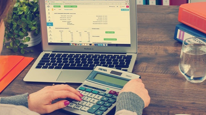 Náhlá finanční tíseň? Tady je 5 tipů, jak si vybrat půjčku