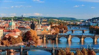 Královské hlavní město Praha vzniklo před 241 lety. Od té doby „spolklo“ desítky vesnic a stalo se evropskou metropolí