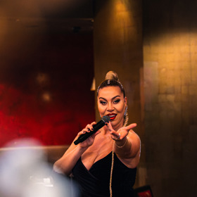 Zuzana Gamboa je exotická zpěvačka