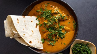 Dokonalá chuťová harmonie s vůní orientu: Butter chicken podle Pavla Berkyho Dokonalá chuťová harmonie s vůní orientu: Butter chicken podle Pavla Berkyho