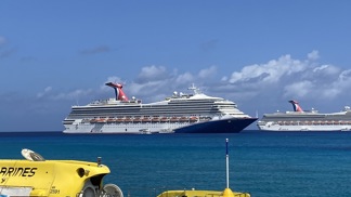 Výletní plavba se proměnila v páchnoucí peklo: Požár na lodi Carnival Triumph zničil dovolenou tisícům pasažérů