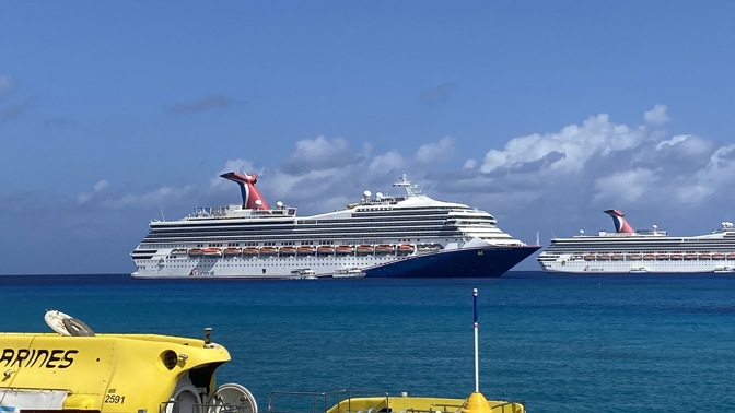 Výletní plavba se proměnila v páchnoucí peklo: Požár na lodi Carnival Triumph zničil dovolenou tisícům pasažérů