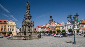 Chrudim vás chytí za srdce: Objevte město loutek, historie a příběhů