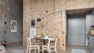 Loft se dřevem a betonem