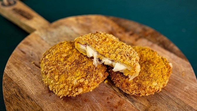Máte po ruce jen šunku, sýr a toustový chléb? I tak si můžete vykouzlit chuť cordon bleu