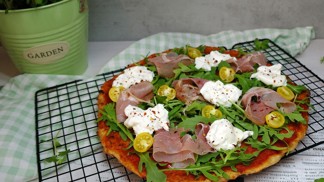 Recepty podle Marianne: Cottage pizza s celozrnnou moukou je rychlejší a zdravější Recepty podle Marianne: Cottage pizza s celozrnnou moukou je rychlejší a zdravější