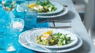 Recept proti jarní únavě: Cuketové placičky s okurkovým salátkem