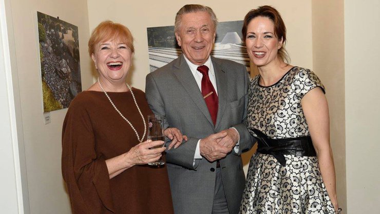 Manželka Petra Kostky skončila v nemocnici. Carmen Mayerovou zdradilo srdce
