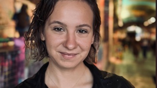 Válečná zpravodajka na Ukrajině Darja Stomatova přináší divákům příběhy těch nejobyčejnějších lidí
