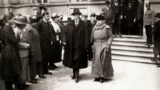 První československý prezident Tomáš Garrigue Masaryk se svou ženou
