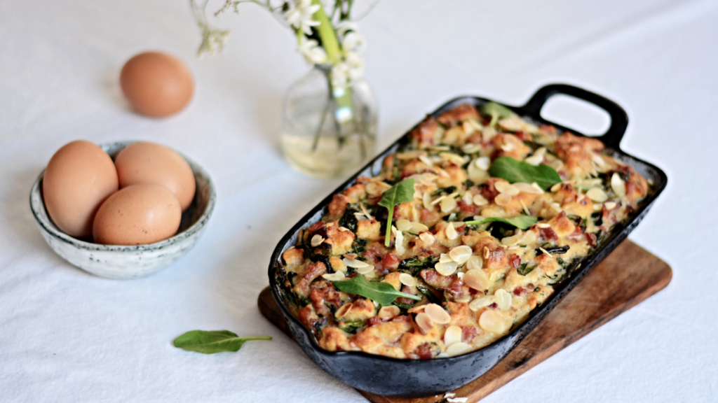 Velikonoční menu: Nádivka s kopřivami, jehněčí pečeně a mazanec Velikonoční menu: Nádivka s kopřivami, jehněčí pečeně a mazanec