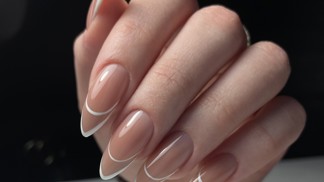 Toffee nails jsou pro podzimní dny jako stvořené. Navíc krásně ladí s většinou outfitů.
Toffee nails jsou pro podzimní dny jako stvořené. Navíc krásně ladí s většinou outfitů.