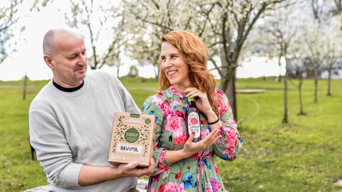 Rodinná manufaktura Lenky a Honzy na česko-slovenském pomezí. Tam, kde se i džem vaří srdcem.
