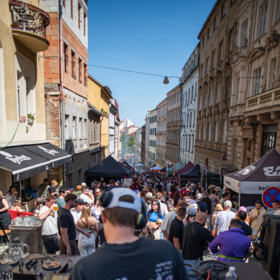 Krymská praskala ve švech. Tohle je důvod, proč o ní mluví celá Praha
