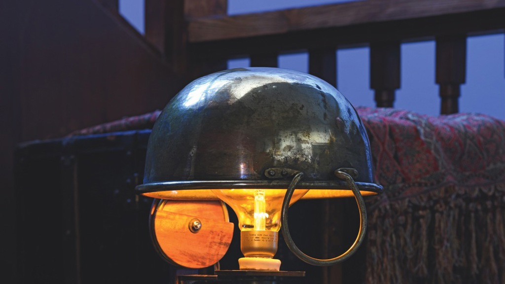 Stolní lampa z kotlíku Stolní lampa z kotlíku