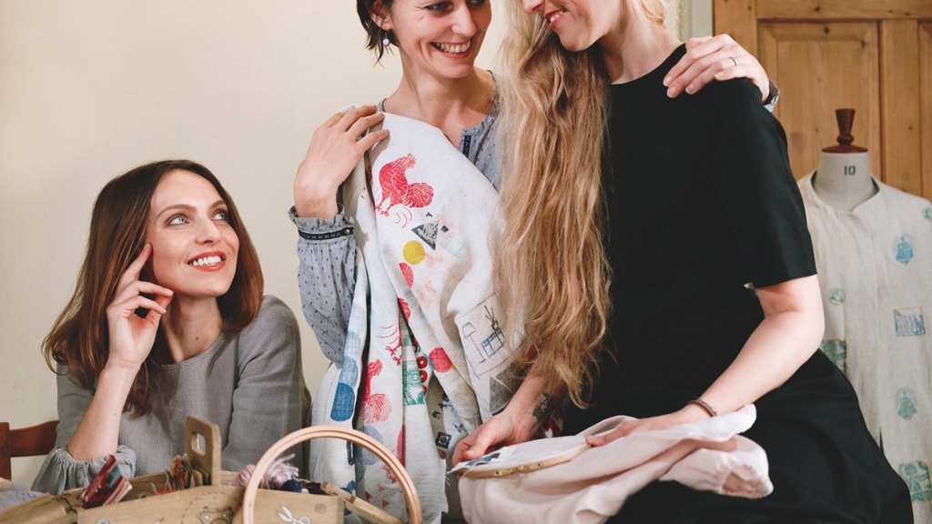 Tři kamarádky mají společného koníčka
Tři kamarádky mají společného koníčka