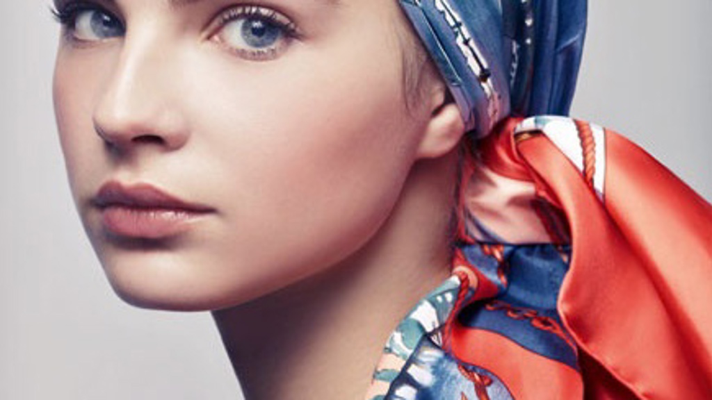 10 trendy tipů, jak si uvázat šátek na hlavě 10 trendy tipů, jak si uvázat šátek na hlavě