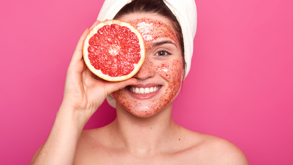 Peeling vaši pleť rozzáří a osvěží.
Peeling vaši pleť rozzáří a osvěží.
