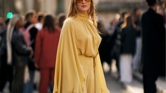 Trendy barva roku 2025, kterou ještě nemá každá: Máslově žlutou střídá hravá lemon yellow