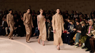 Ferrari Milan Fashion Week ready to wear béžové outfity