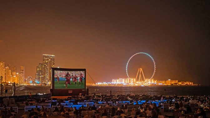 Fanděte MS světa ve fotbale z Dubaje