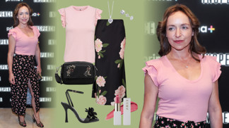 Dokonale jarní outfit Tatiany Dykové: Květovaná sukně odhalující štíhlé nohy a romantický top