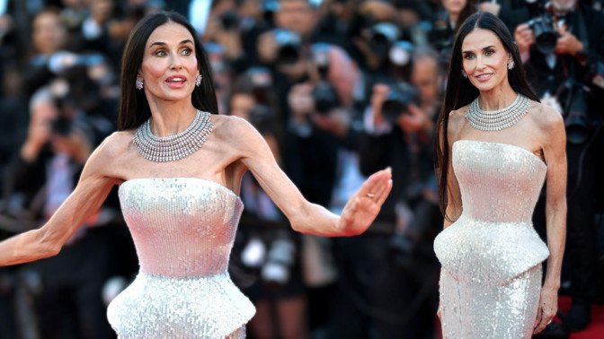 Skandální trend heroin chic je zpátky? Demi Moore ukázala v Cannes extrémně vychrtlou postavu