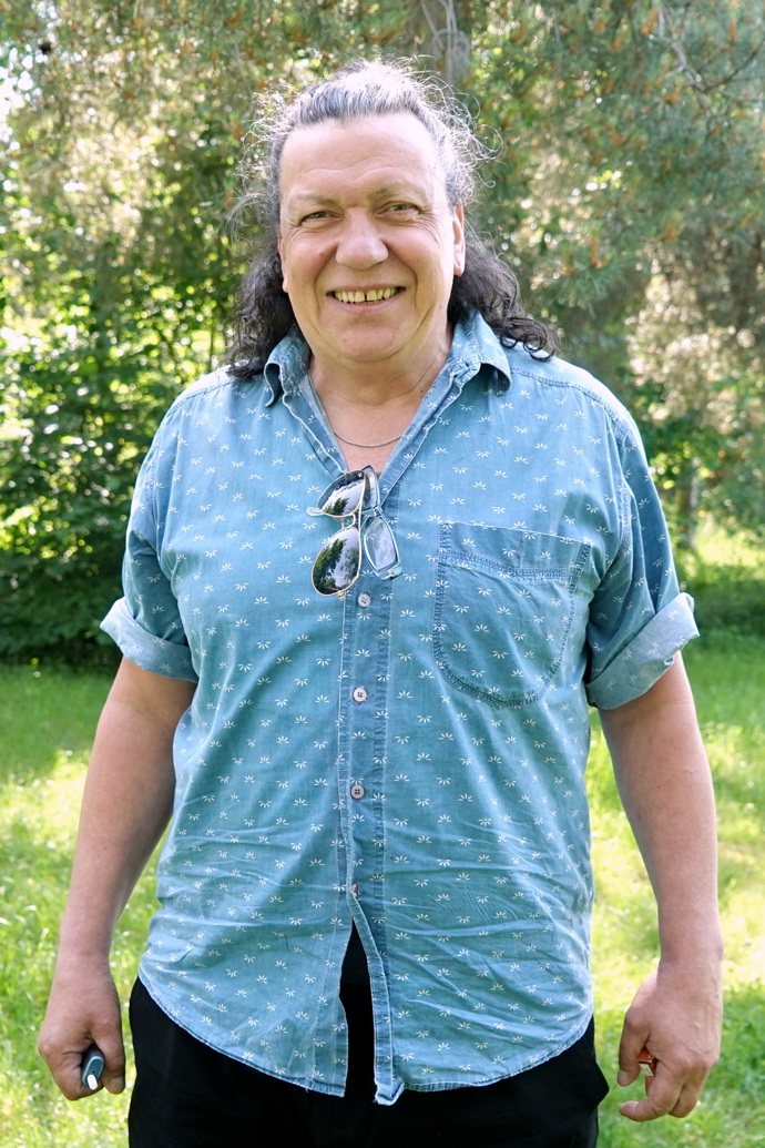 Richard Genzer říká, že dnes je rád, že vlasy pořád má - a má jich hodně. 