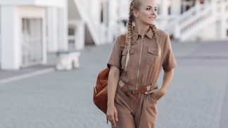 Ladění tón v tónu je trendy. Vyzkoušejte outfity pro letní sezonu. 
