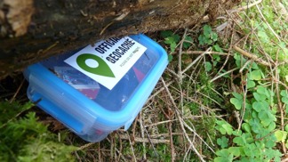 Geocaching.