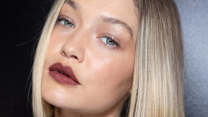 Gigi Hadid, Versace
